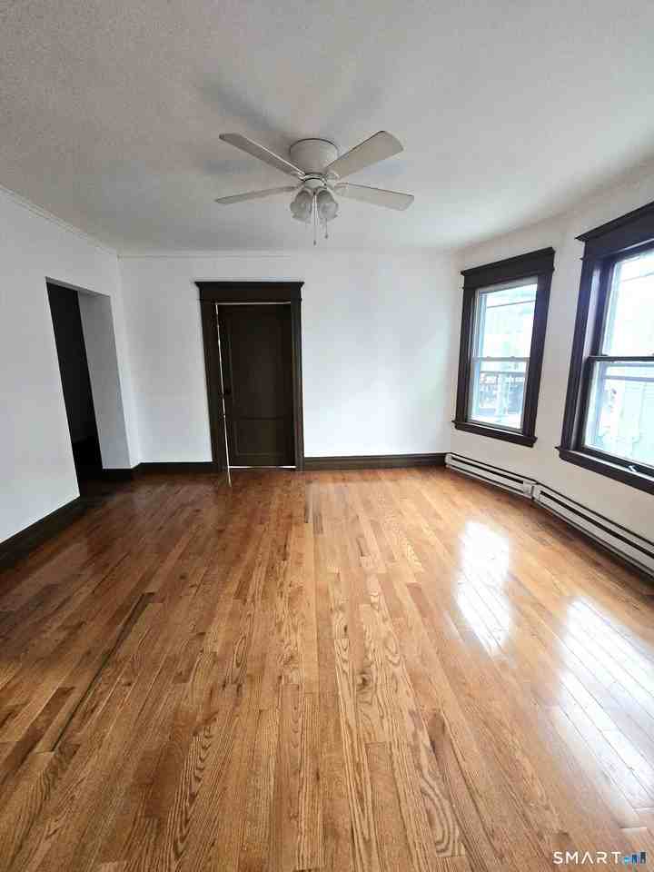 203 Cooke St - Photo 5 of 10