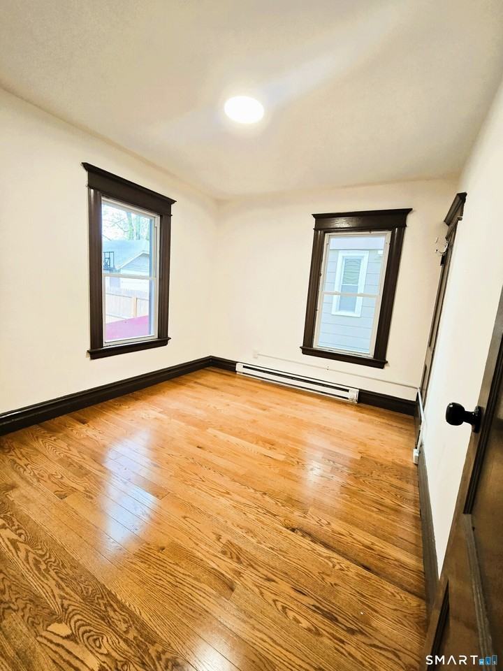 203 Cooke St - Photo 7 of 10