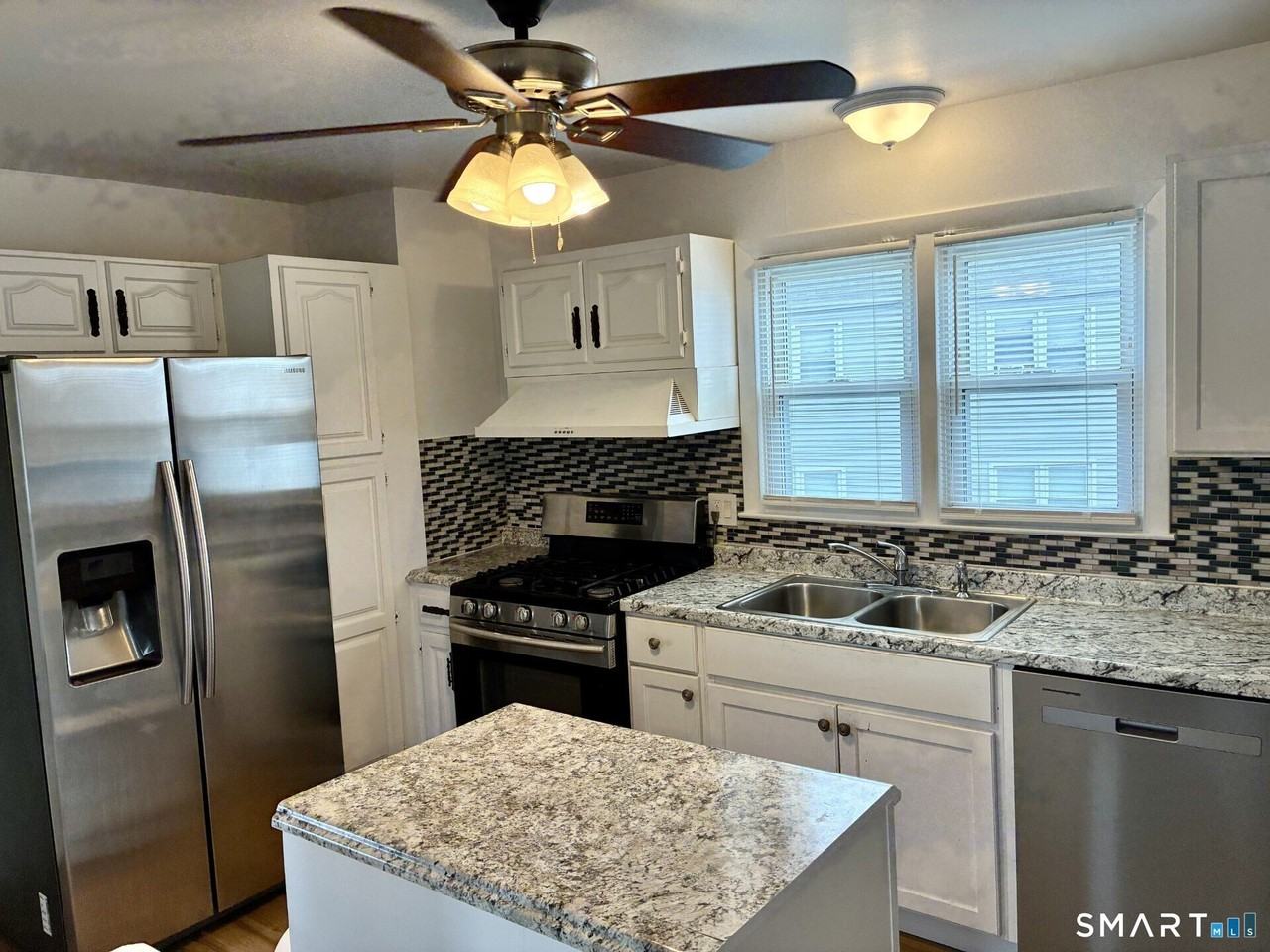 658 Beechmont Ave - Photo 6 of 16