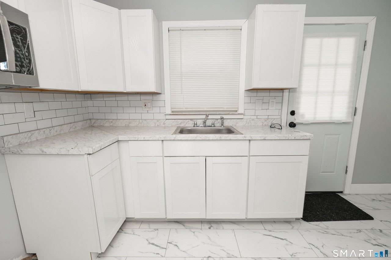 26 Tyler St #1 - Photo 3 of 32