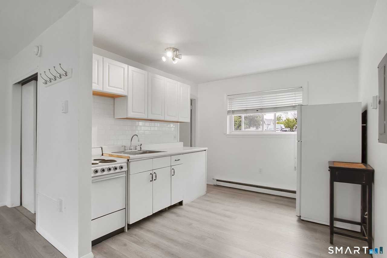 36 Woodbury Ave #2A - Photo 3 of 17