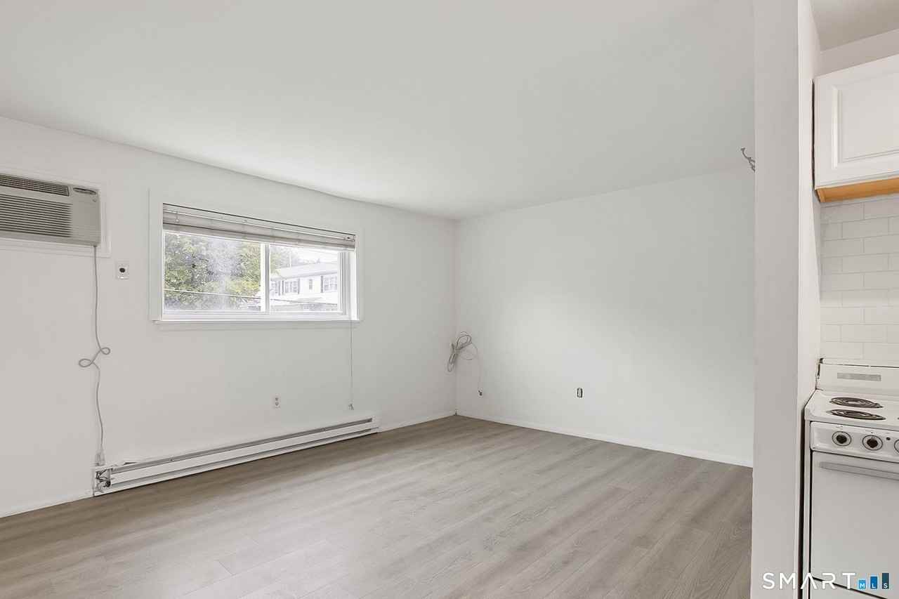 36 Woodbury Ave #2A - Photo 4 of 17