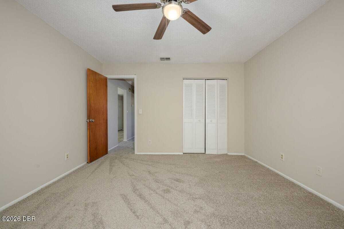 927 E Millard Ct - Photo 5 of 17