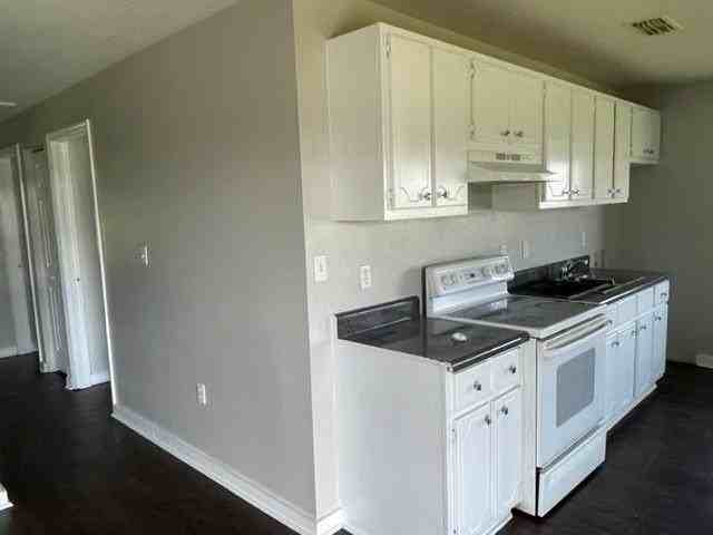 414 Se 7th Ter - Photo 6 of 15
