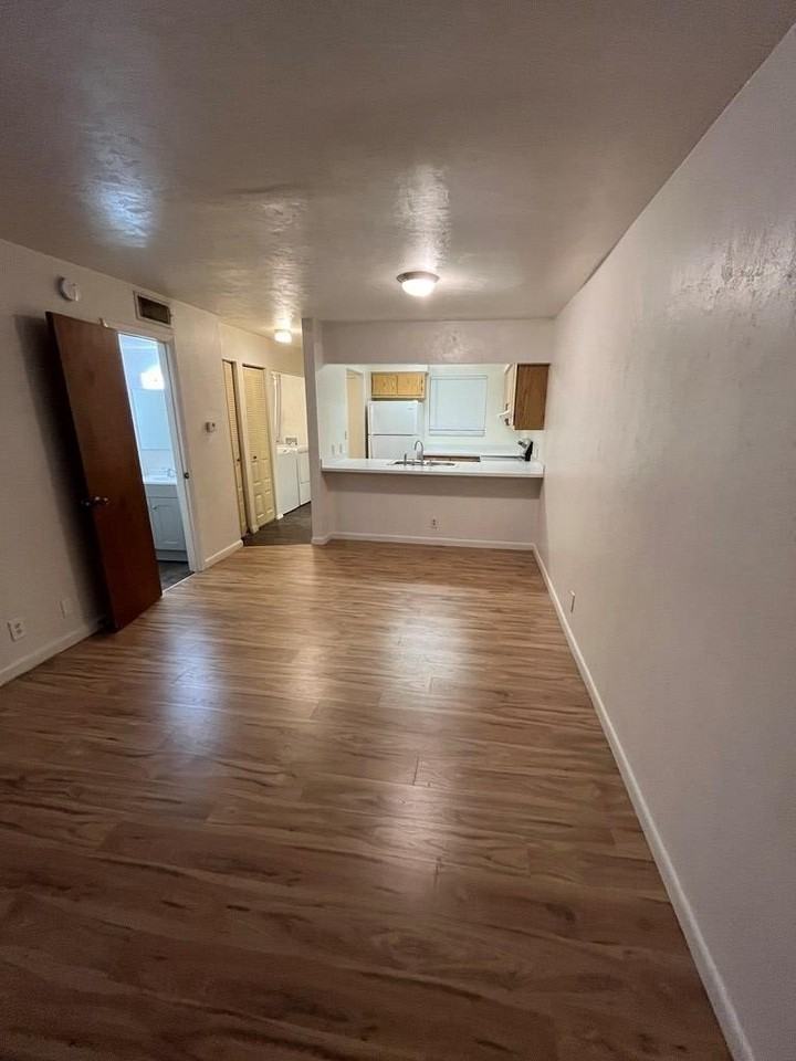 2560 Sw 31st Pl - Photo 2 of 13