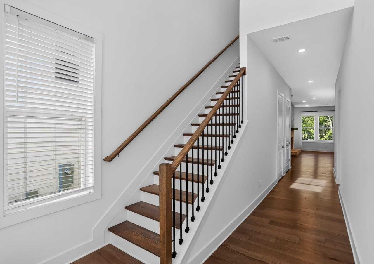 1241 Westshore Dr - Photo 3 of 37