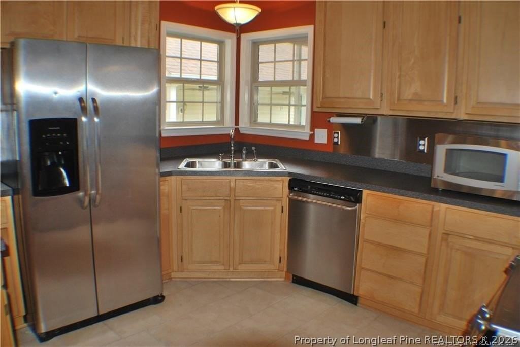 845 Log Cabin Rd - Photo 7 of 27