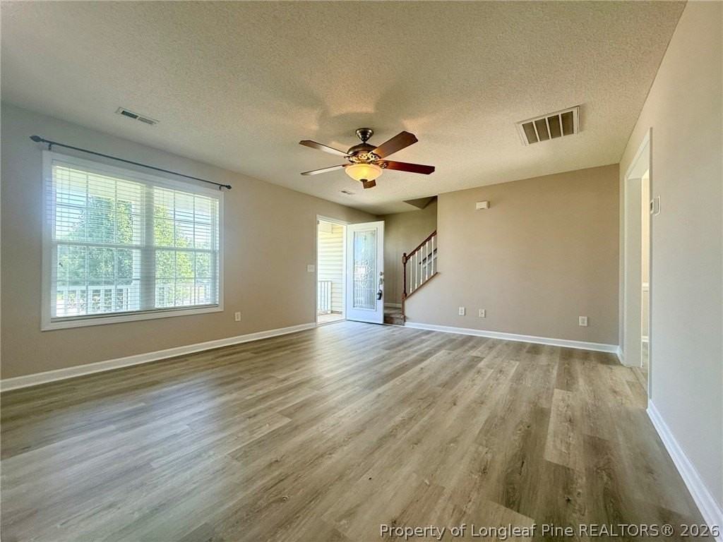 81 Essex Ct W - Photo 4 of 22