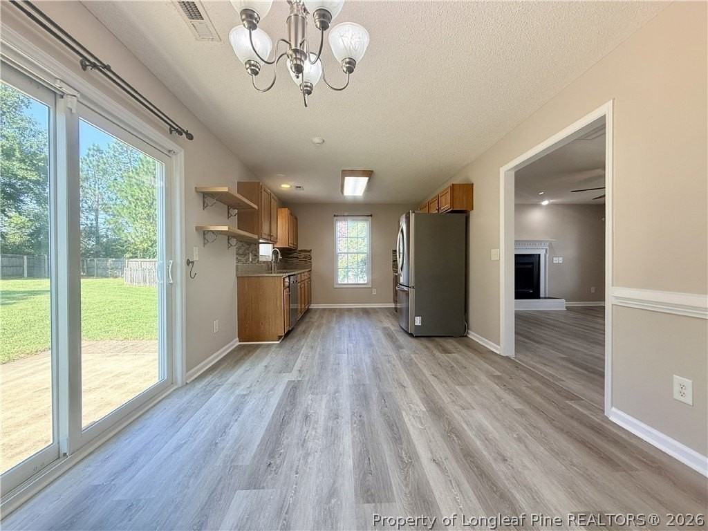 81 Essex Ct W - Photo 6 of 22