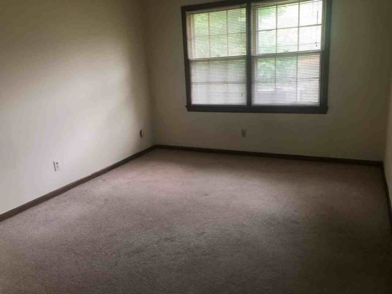 121 Williamson St Sw - Photo 5 of 12