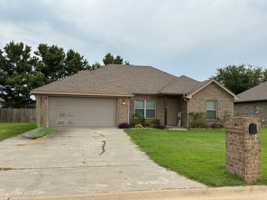 featured image of 2712 Ridgewood Rd