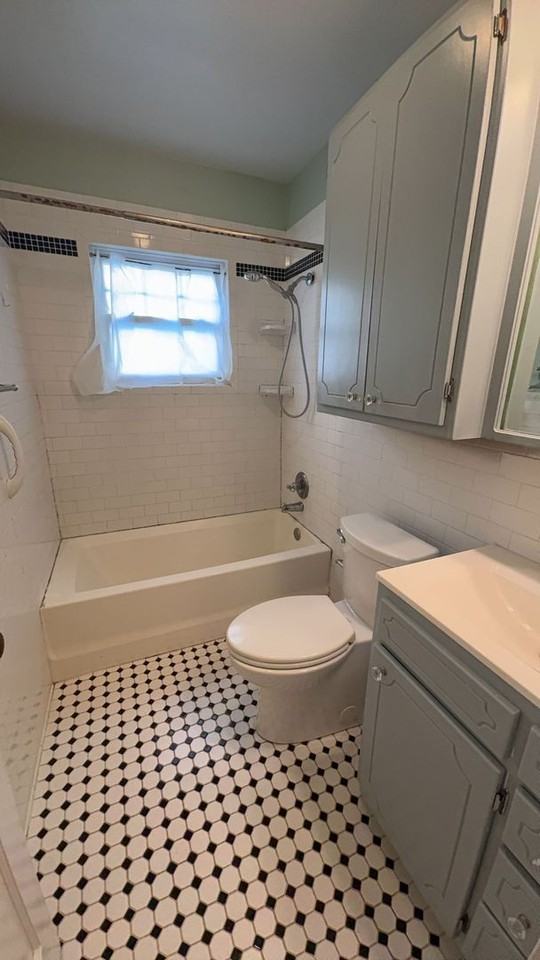 1705 E Randolph Ave - Photo 5 of 14
