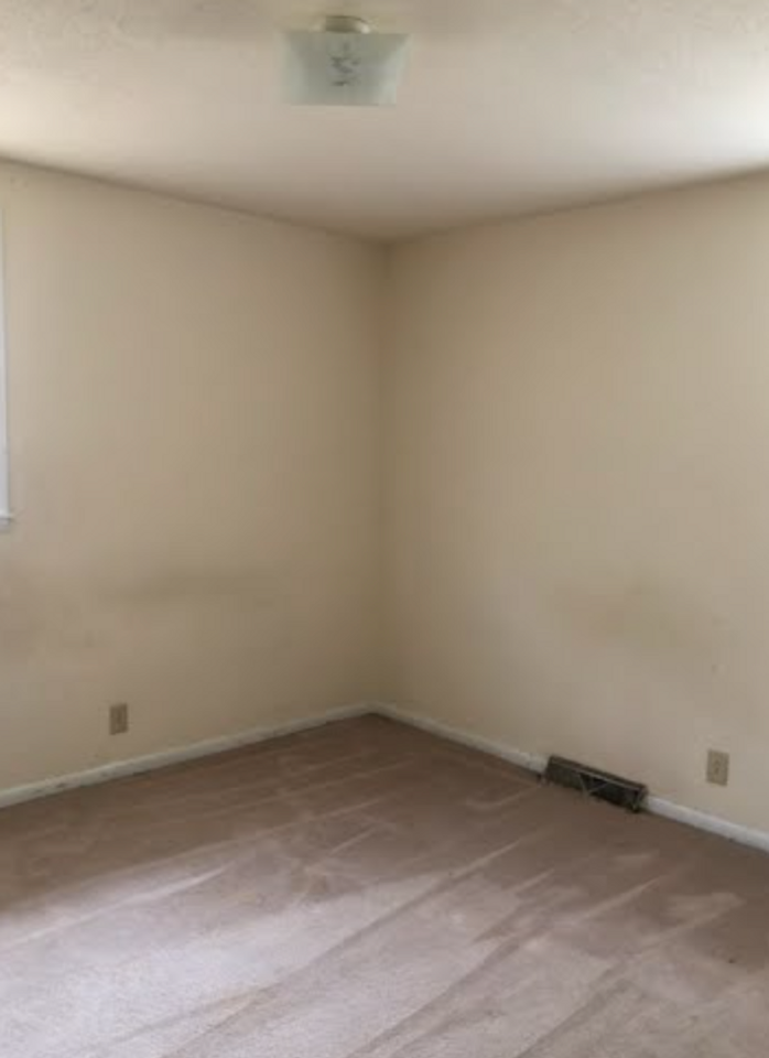 408 Melinda Dr - Photo 5 of 12