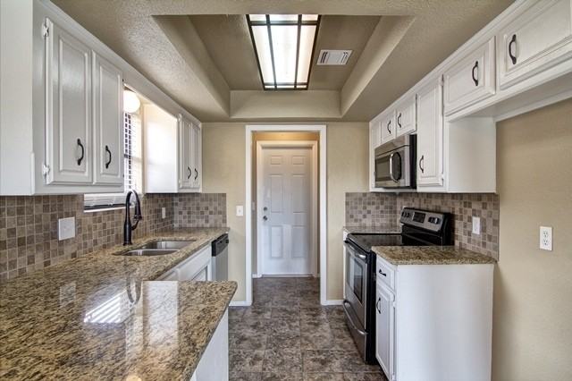 928 Sw 11th St - Photo 5 of 15