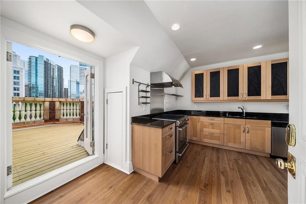 81 Peachtree Pl Ne #PH12 - Photo 4 of 34