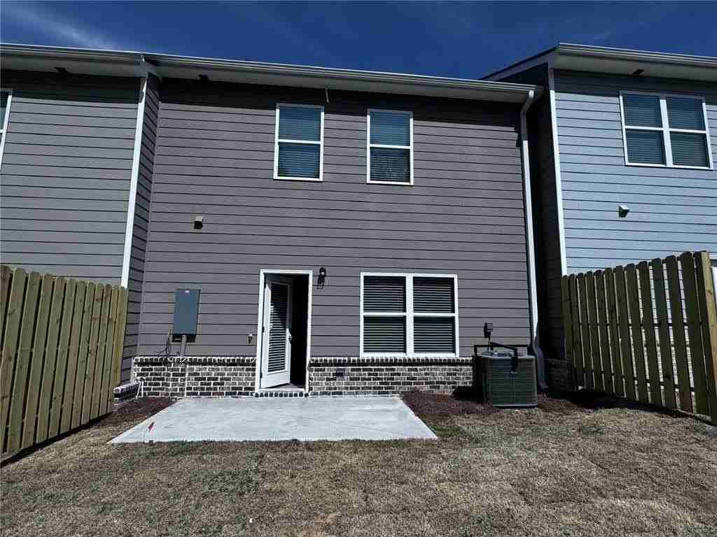 2618 Swan Lake Dr - Photo 5 of 14