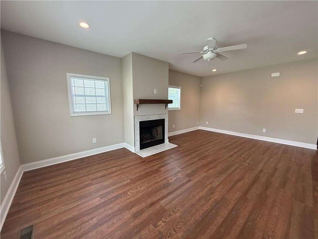 519 Liberty Park Dr Ne - Photo 3 of 11