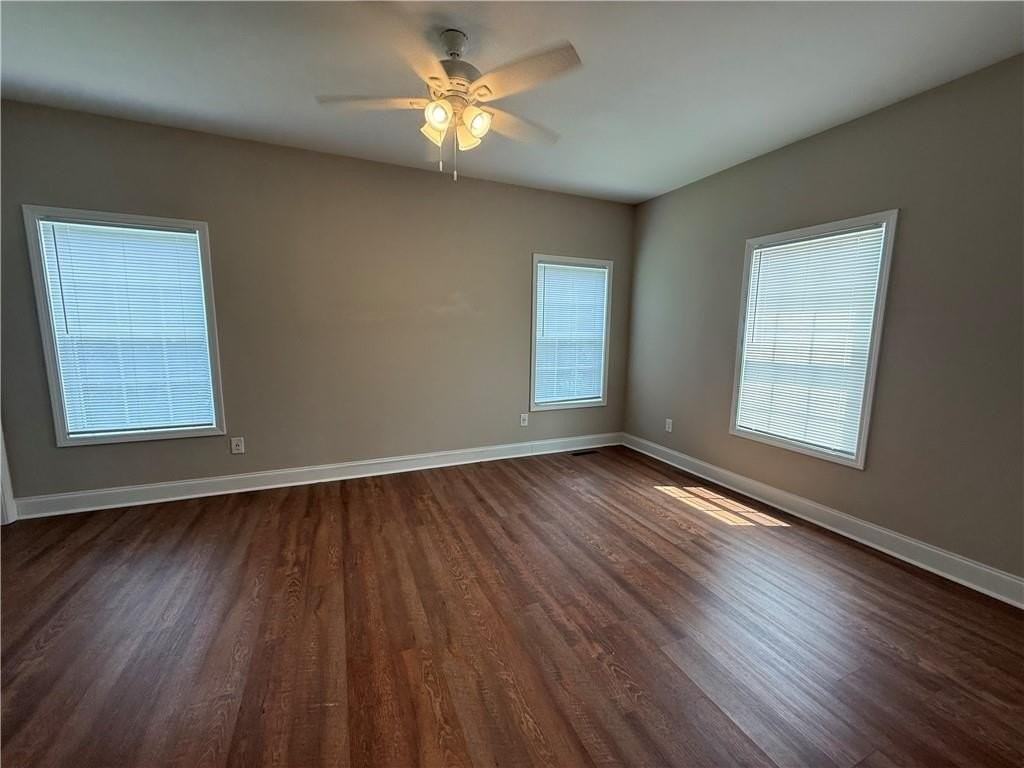 519 Liberty Park Dr Ne - Photo 5 of 11