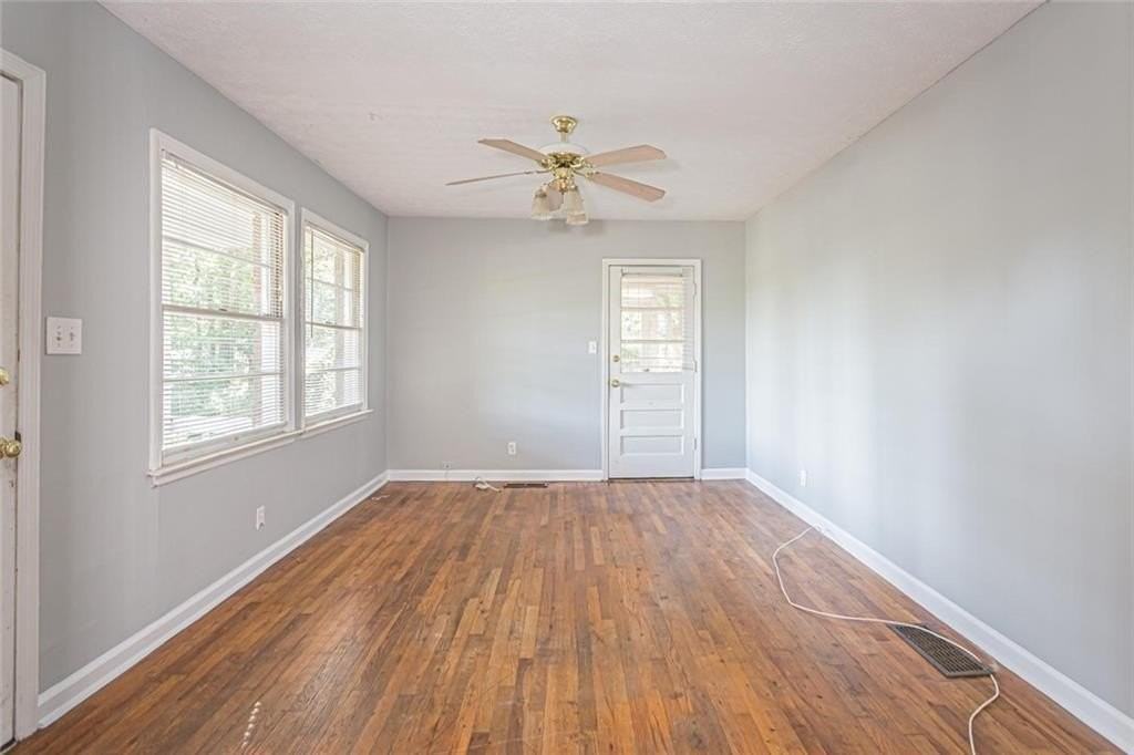 850 Red Barn Rd - Photo 5 of 34