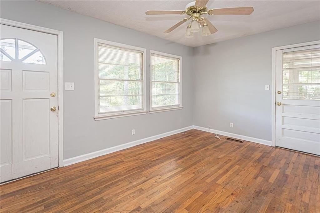 850 Red Barn Rd - Photo 6 of 34