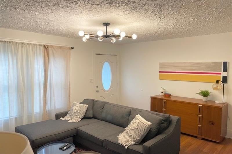 1408 Memorial Dr Se - Photo 4 of 27