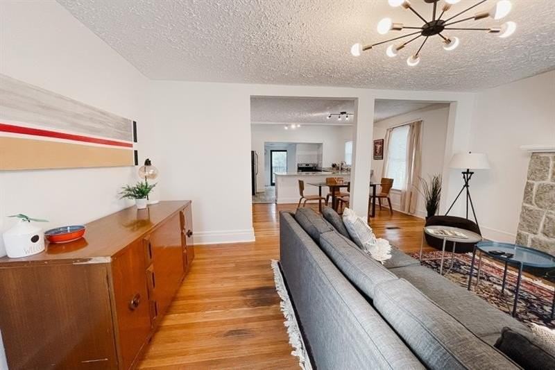 1408 Memorial Dr Se - Photo 5 of 27