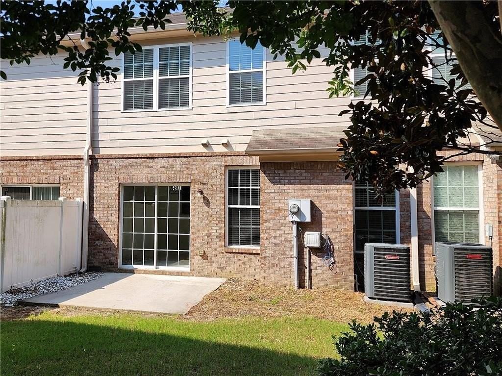 3249 Brockenhurst Dr - Photo 3 of 34