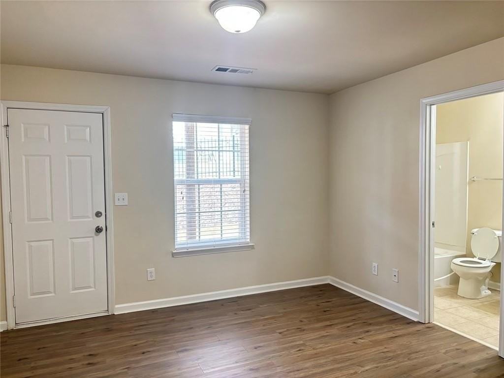 2215 Landing Walk Dr - Photo 3 of 14