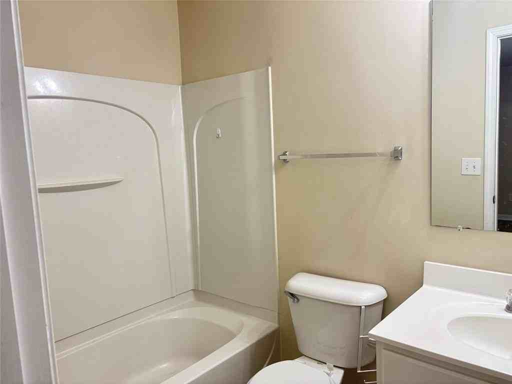 2215 Landing Walk Dr - Photo 4 of 14