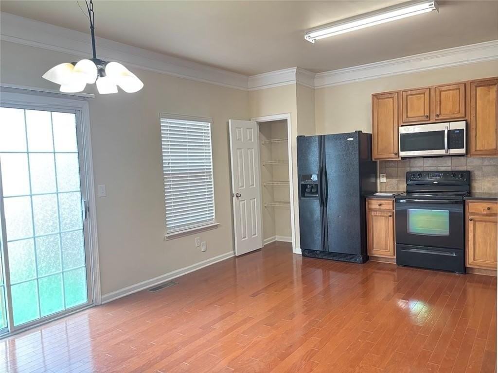 2215 Landing Walk Dr - Photo 6 of 14