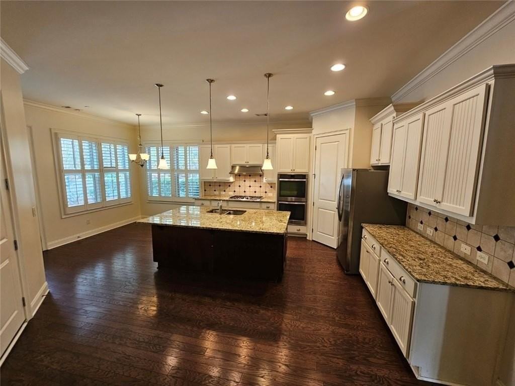 2104 Mcfarlin Ln - Photo 2 of 44