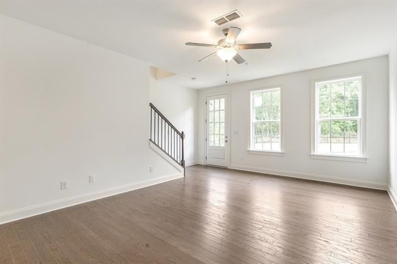6803 Prelude Dr - Photo 3 of 39