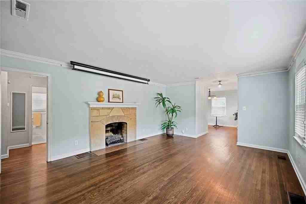 2654 Elsinore St - Photo 3 of 23