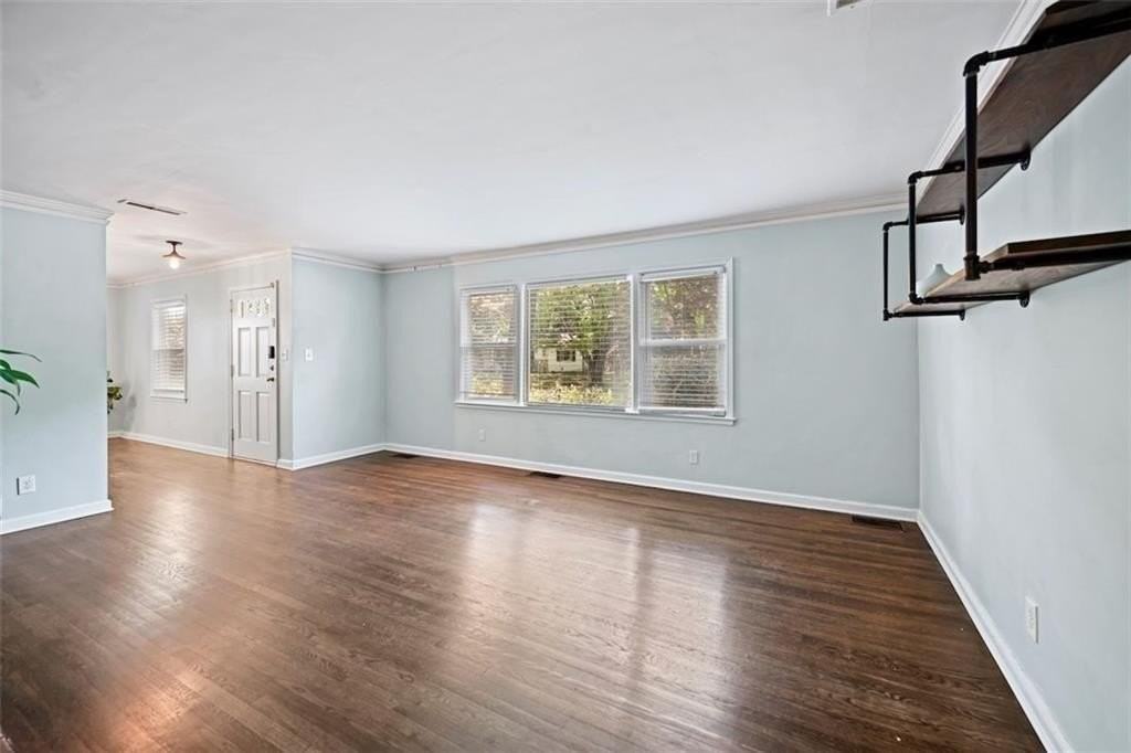 2654 Elsinore St - Photo 4 of 23