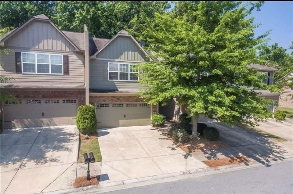 3232 Brockenhurst Dr - Photo 3 of 24