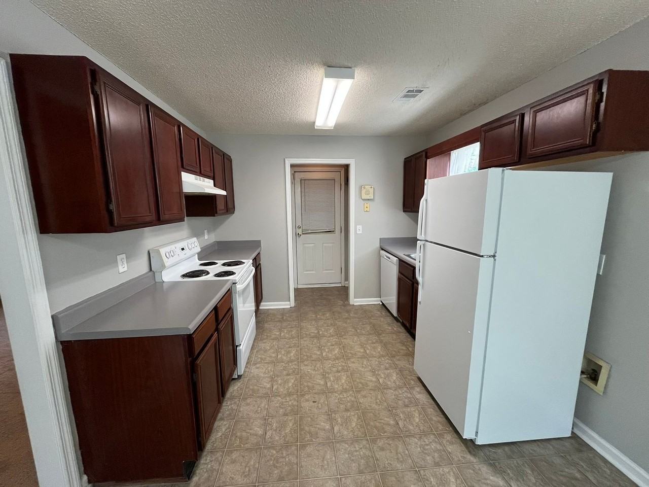 6057 Buxton Dr - Photo 6 of 35