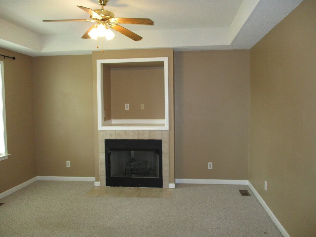 3169 Buckhorn Ct - Photo 2 of 15