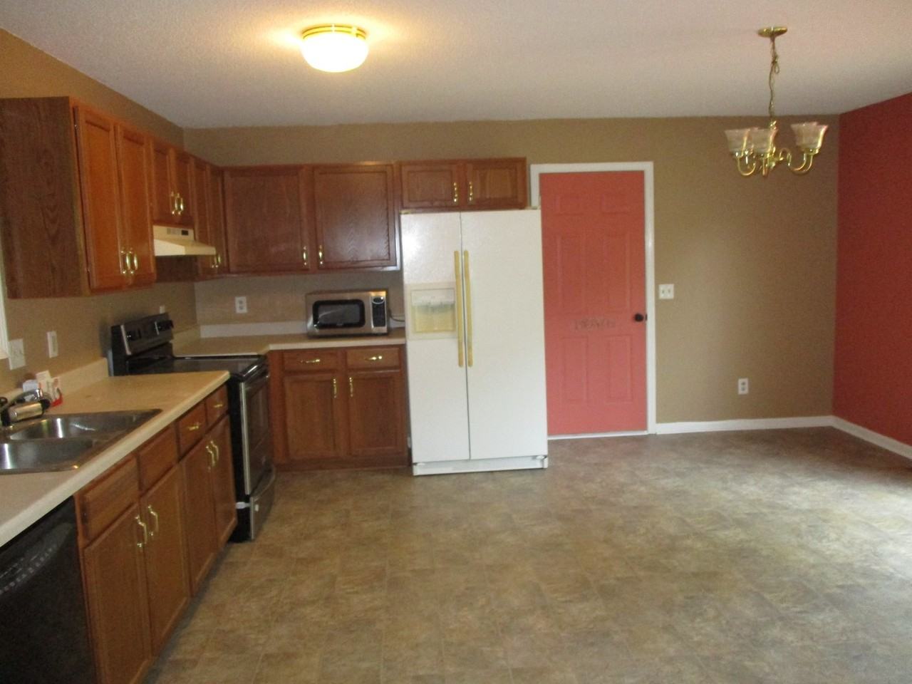 3169 Buckhorn Ct - Photo 5 of 15