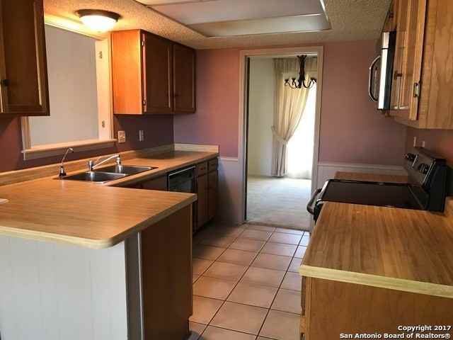 13851 Susancrest Dr - Photo 5 of 15