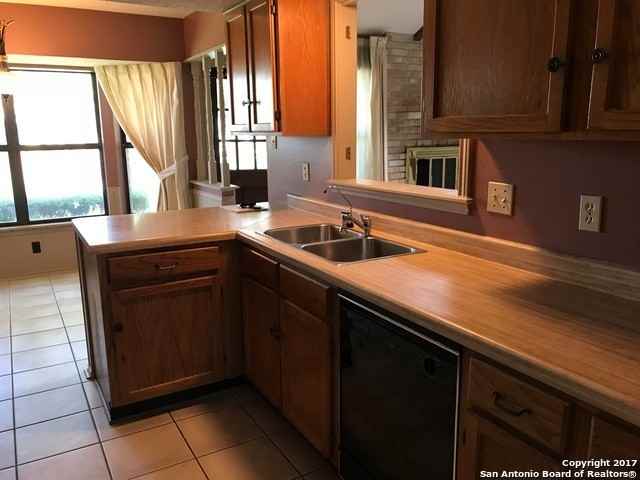13851 Susancrest Dr - Photo 7 of 15