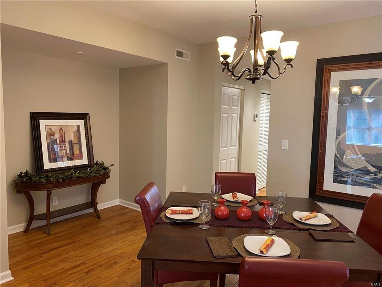 5375 Pershing Ave #1E - Photo 7 of 26