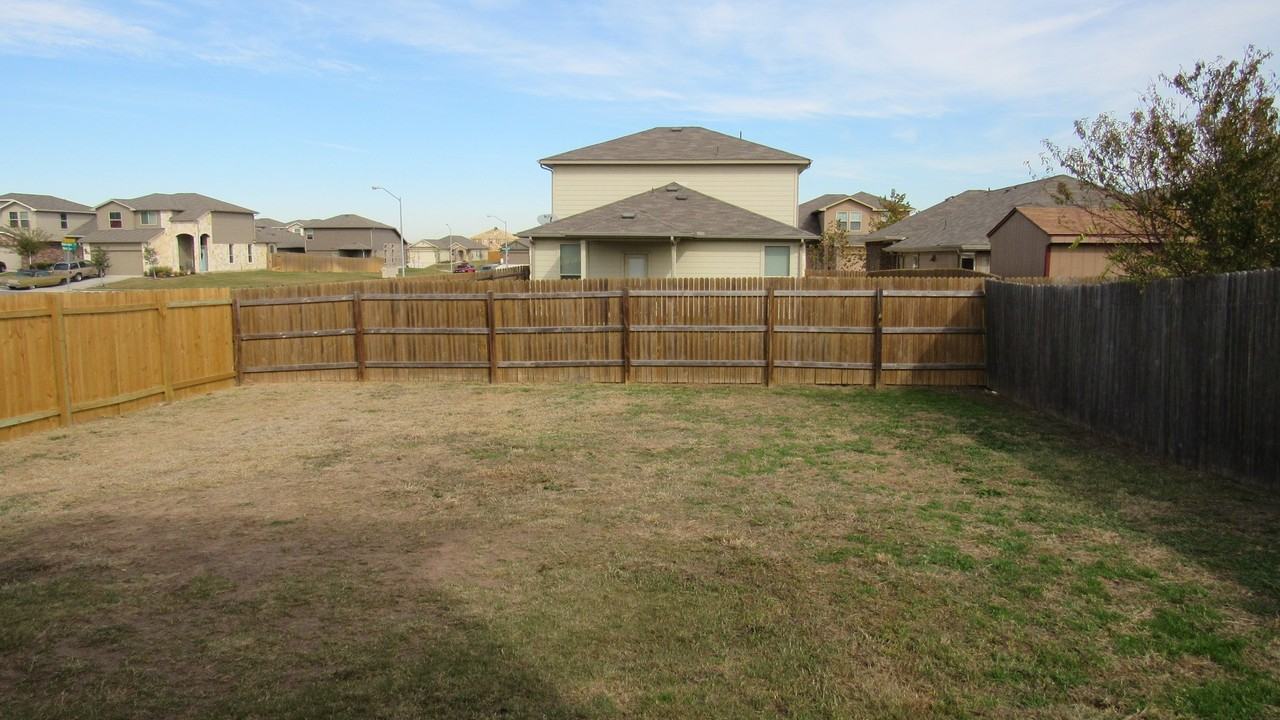 12318 Jamie Dr - Photo 4 of 30