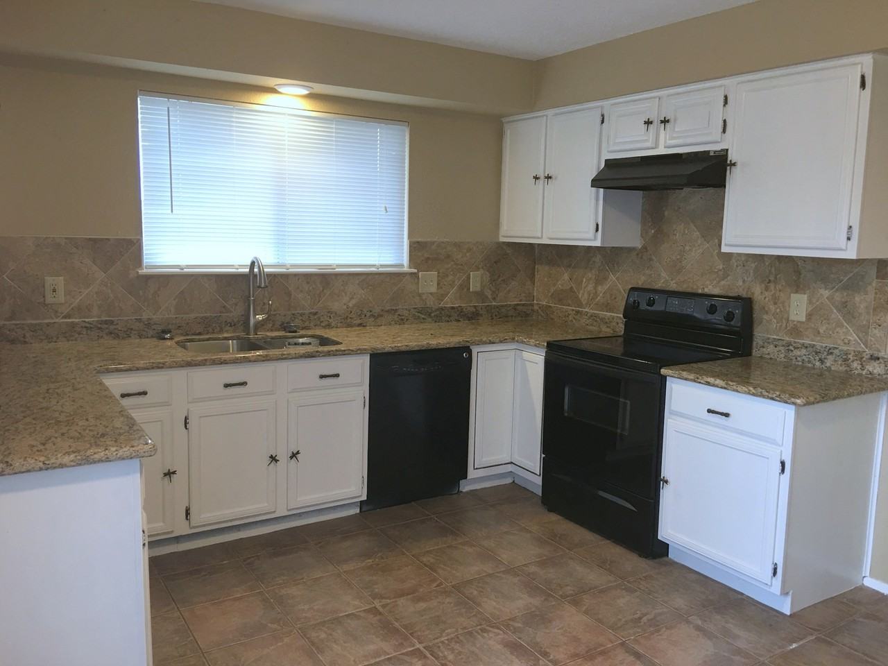 17114 Marlin Spike Way - Photo 5 of 11