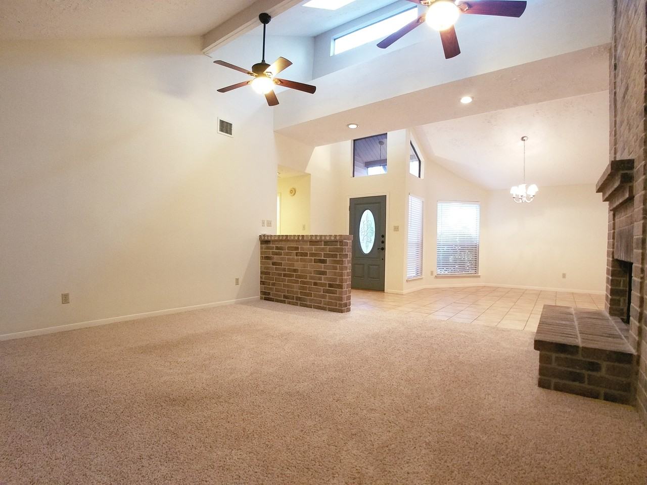 2111 Echo Rdg - Photo 5 of 31