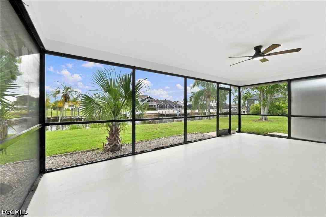 903 Se 20th Ct - Photo 4 of 33