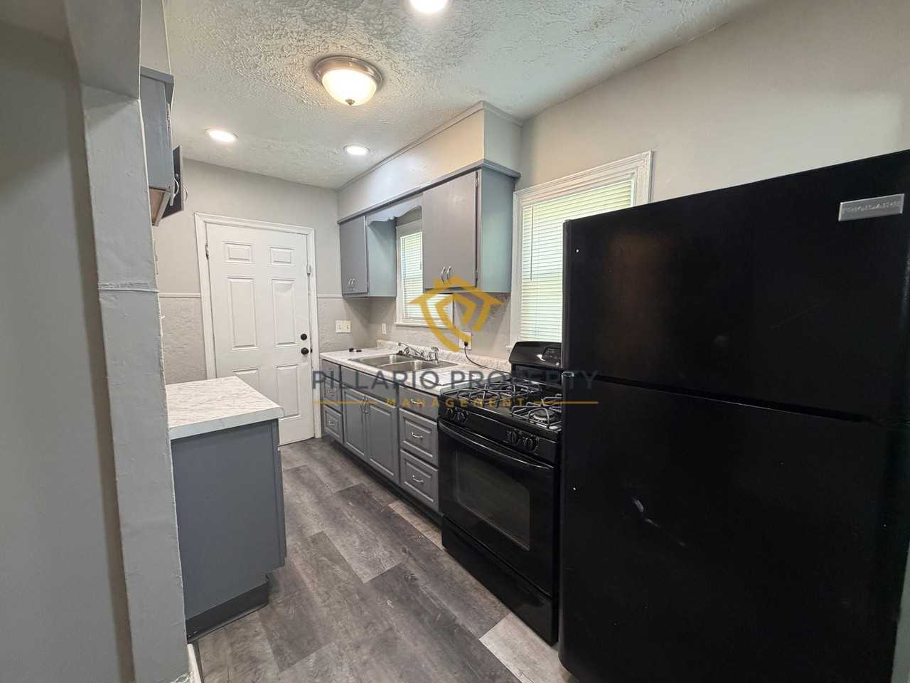 3270 Ralston Ave - Photo 3 of 14