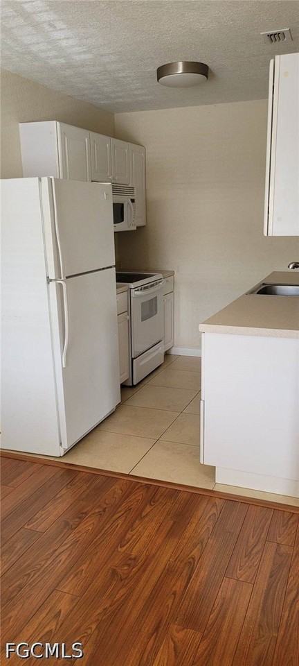 4611 Bayshore Dr #O8 - Photo 6 of 21