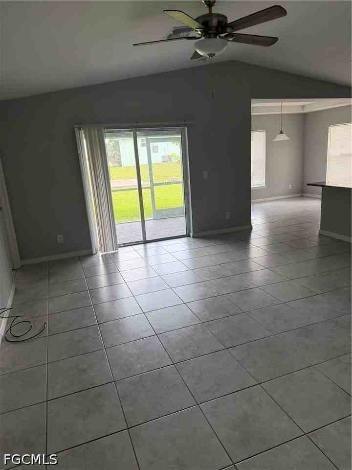1424 Nw 4th St - Photo 4 of 17
