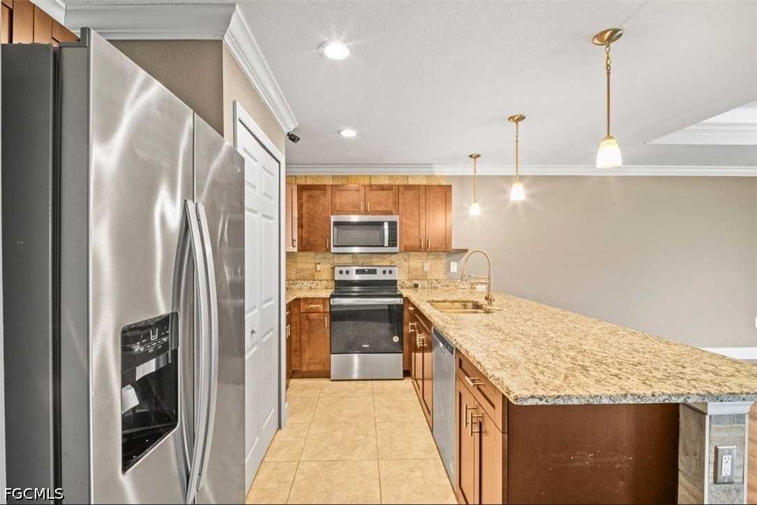 1530 Gretchen Ave S - Photo 5 of 30