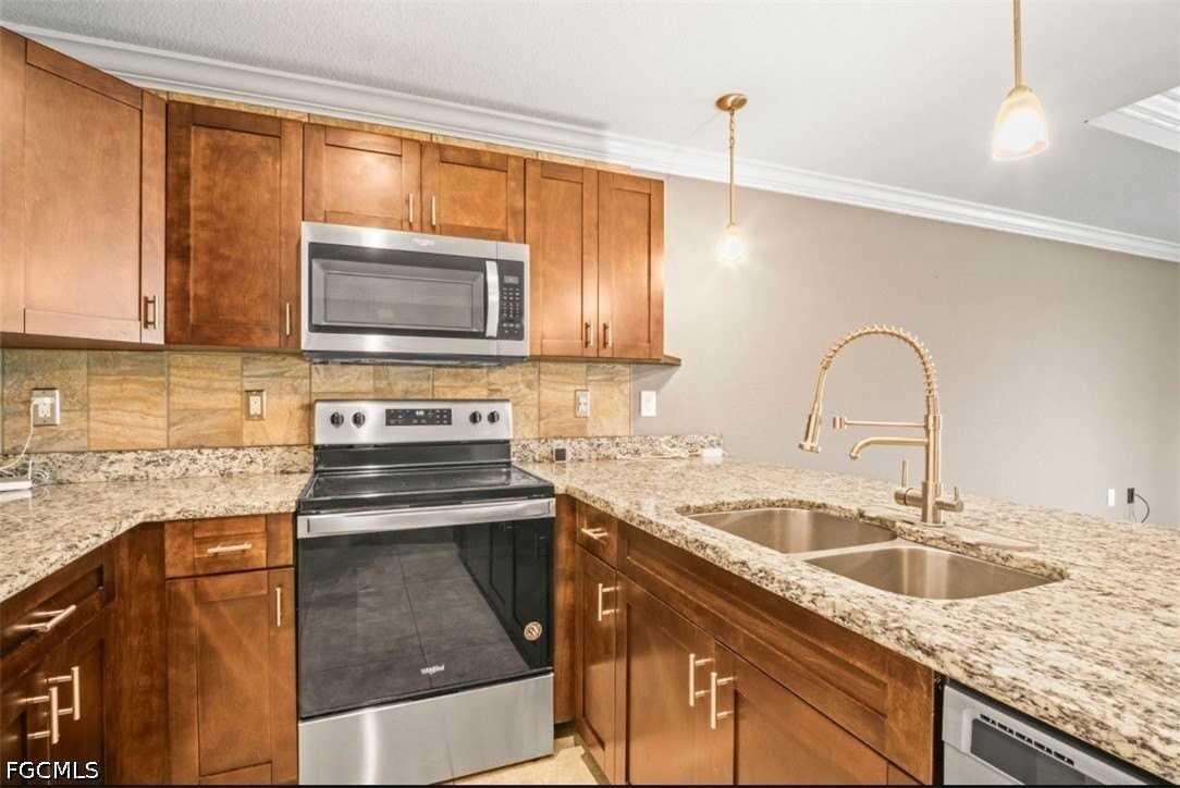 1530 Gretchen Ave S - Photo 6 of 30